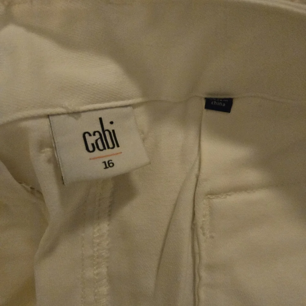 CAbi Lido Crops - Picture 5 of 7